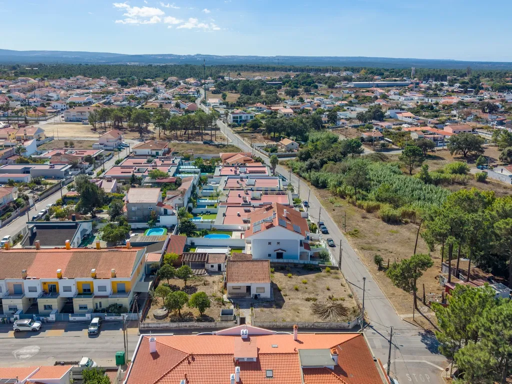 Moradia Isolada com Terreno de 1041 m² – Um Mundo de Possibilidades! - Image 136