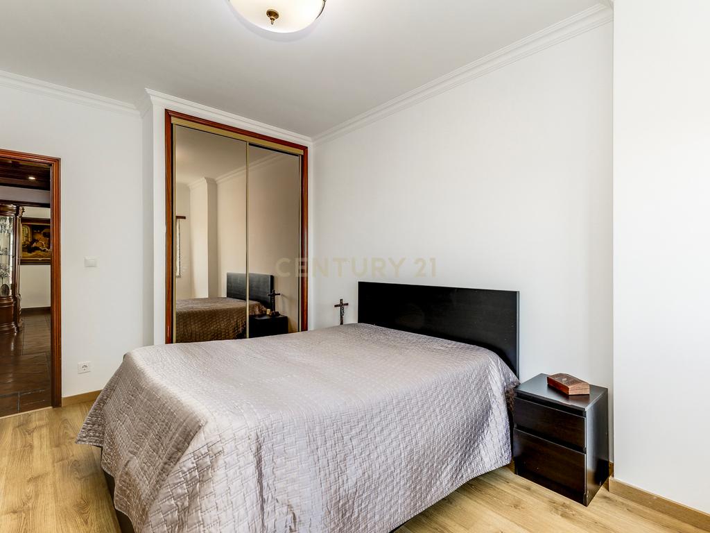 T3 na Amadora – Conforto, Espaço e Excelente Localização! - Image 11
