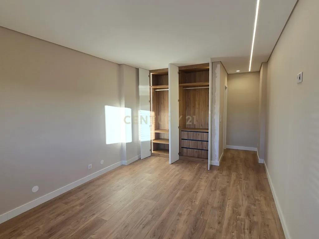 Luxuosa Penthouse Duplex T4+1 na Costa da Guia, em Cascais, com Vista Mar - Image 33