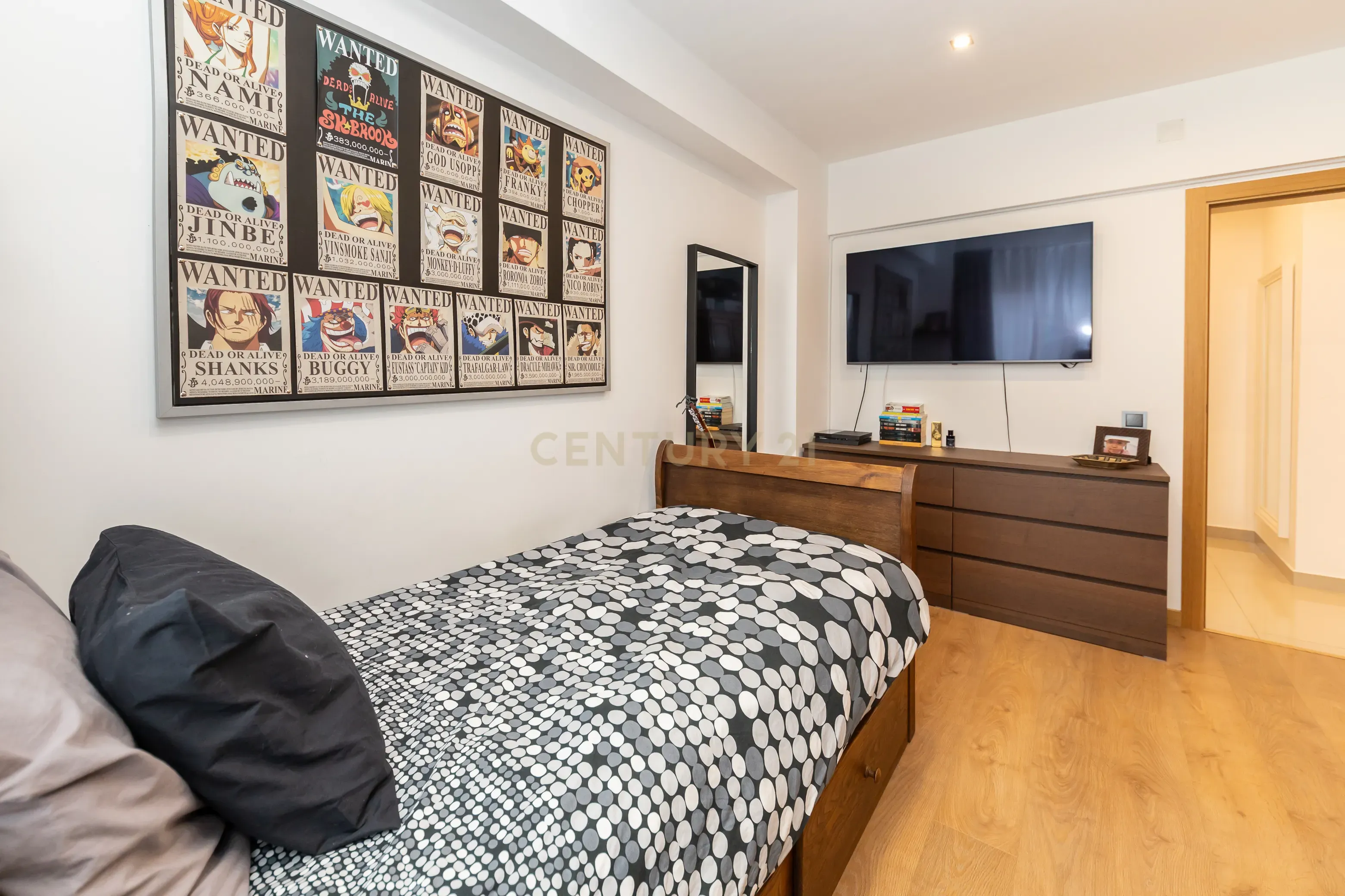 Apartamento T4 convertido em T3 - Totalmente Renovado com Materiais Premium no Centro de Setúbal - Image 27