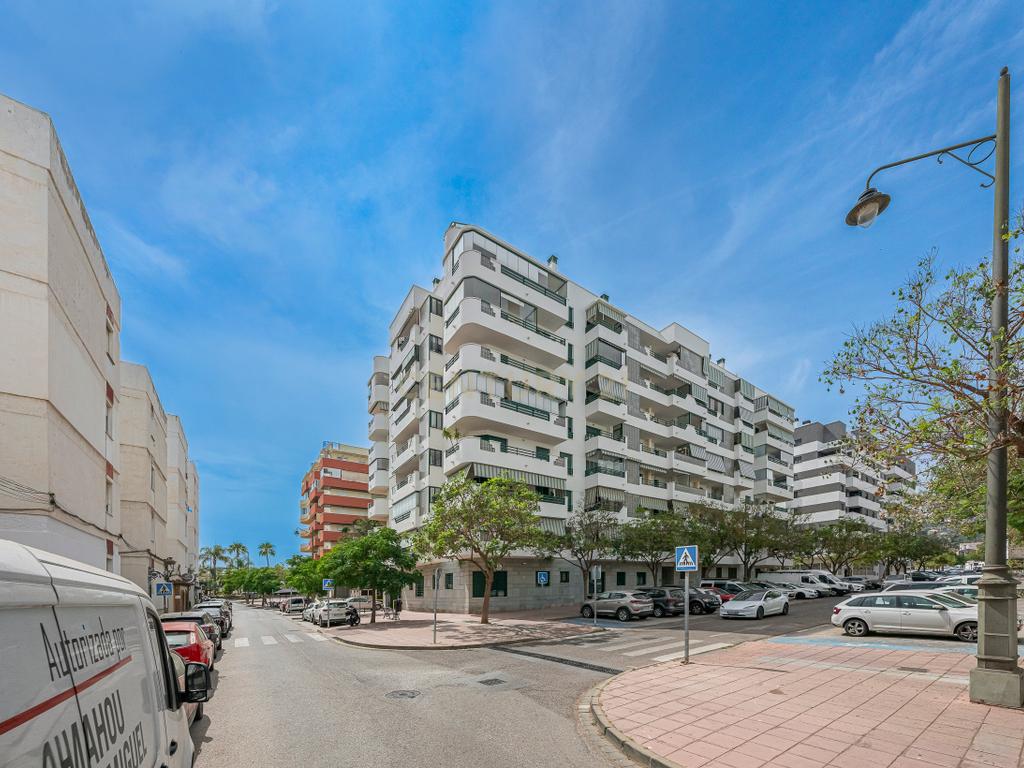 APARTAMENTO EM ESTEPONA: CONFORTO E LOCALIZAÇÃO PRIVILEGIADA - Image 22