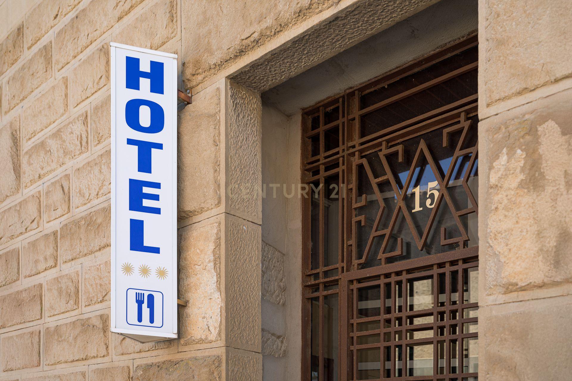 Hotel Moderno em Aragón com 25 Quartos e Vista Panorâmica - Image 26