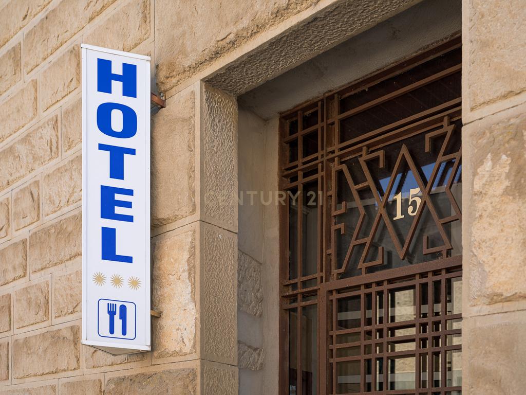 Hotel Moderno em Aragón com 25 Quartos e Vista Panorâmica - Image 26