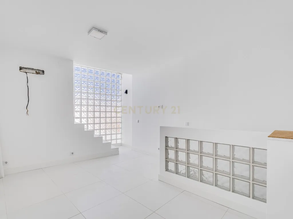 MORADIA T2 NA BAIXA DE OLHÃO C/ 2 PISCINAS - Image 12