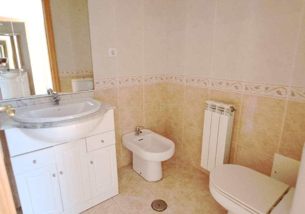 Apartamento T3 com 142m2 e lugar de garagem em Alhos Vedros - Image 11