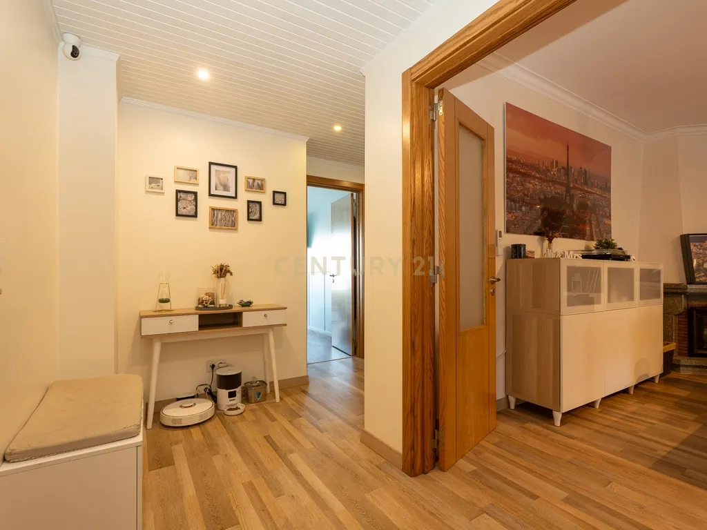 ** ESPECTACULAR APARTAMENTO T2 REMODELADO, NA URBANIZAÇÃO DA ANTA ** - Image 23
