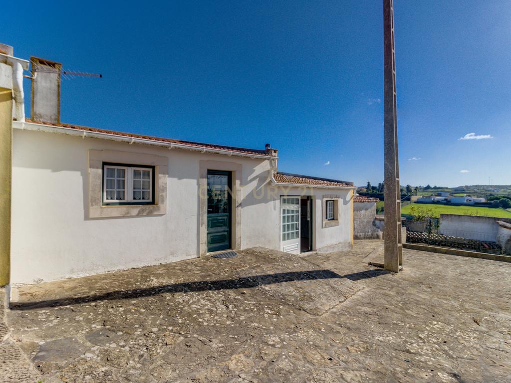 Moradia Isolada T3 com 2480m2 de terreno, poço e com anexos - Image 34