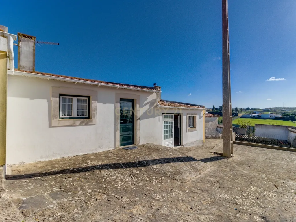 Moradia Isolada T3 com 2480m2 de terreno, poço e com anexos - Image 34