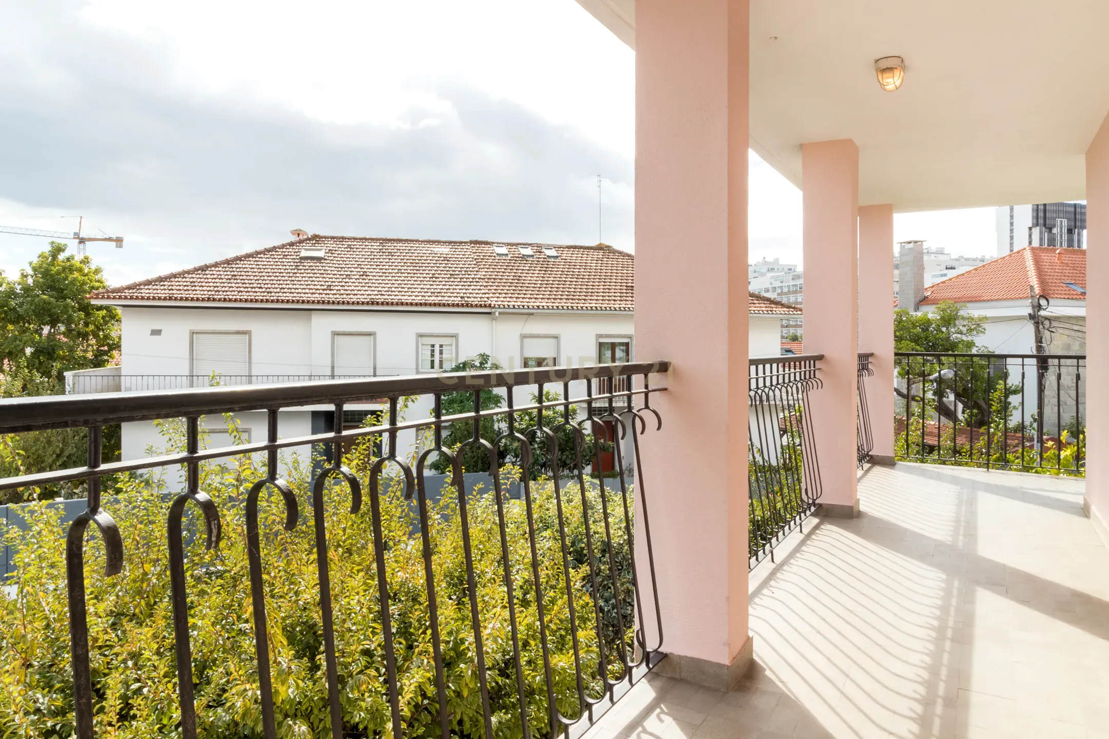 Moradia T3+2 para renovar em Alvalade, Lisboa. Em Venda! - Image 26
