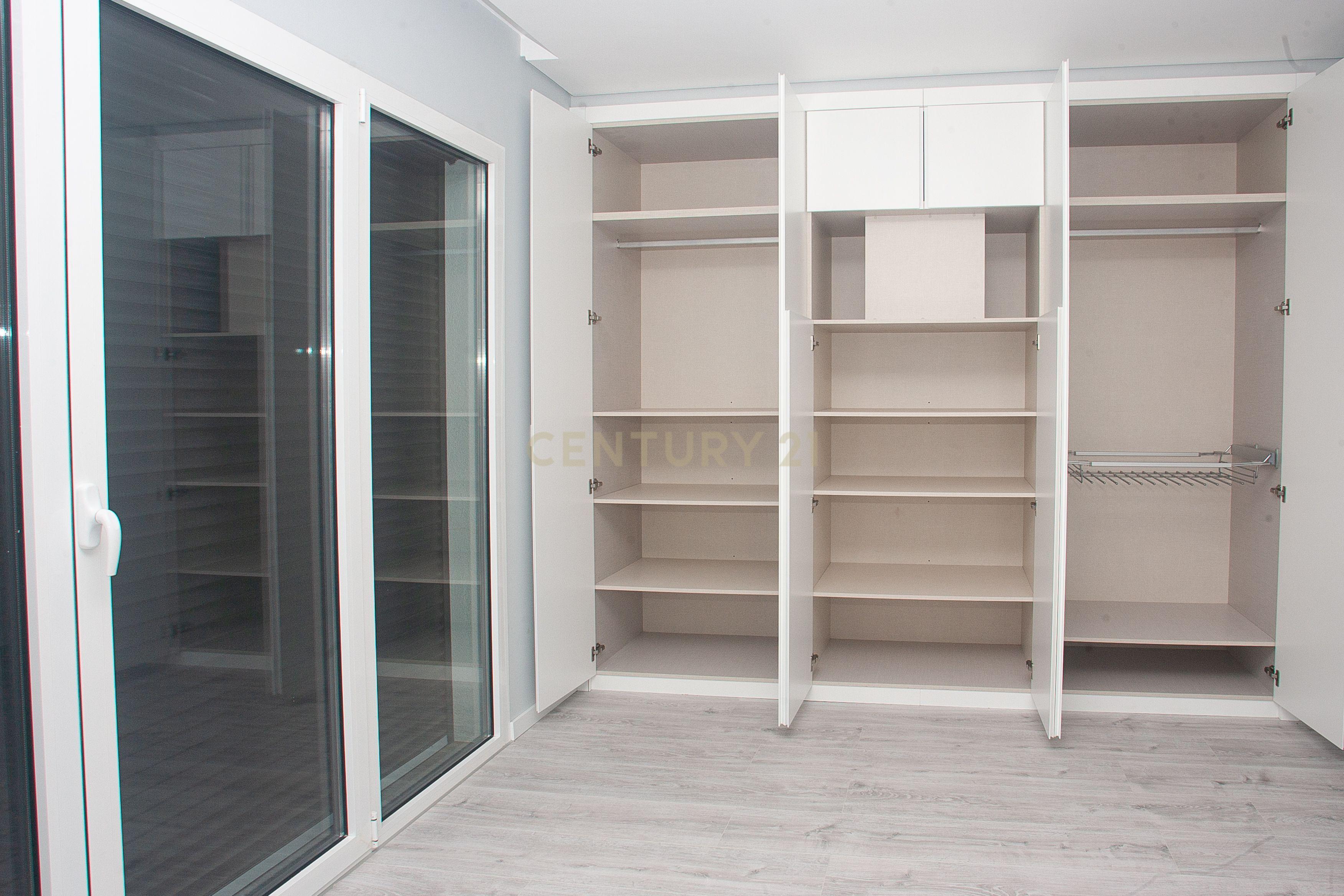 MORADIA T5 + 3 EM FAMÕES, COM PISCINA, JARDIM E BOX PARA 4 CARROS - Image 20