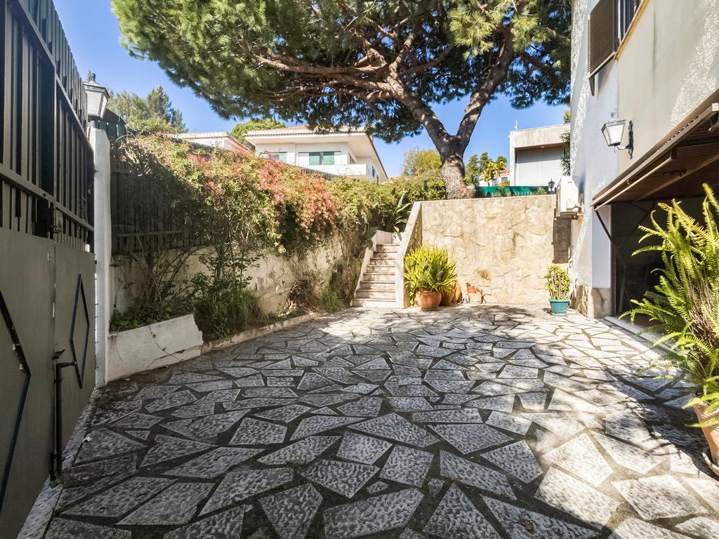 Moradia T4+ com jardim e piscina, em Alfragide. Em Venda! - Image 17