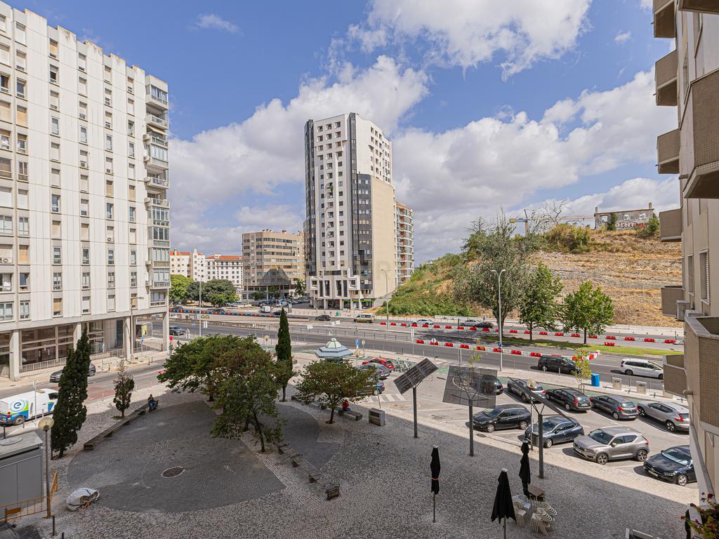 T4 com 180 m² e Garagem Box no Areeiro, Lisboa - Image 37