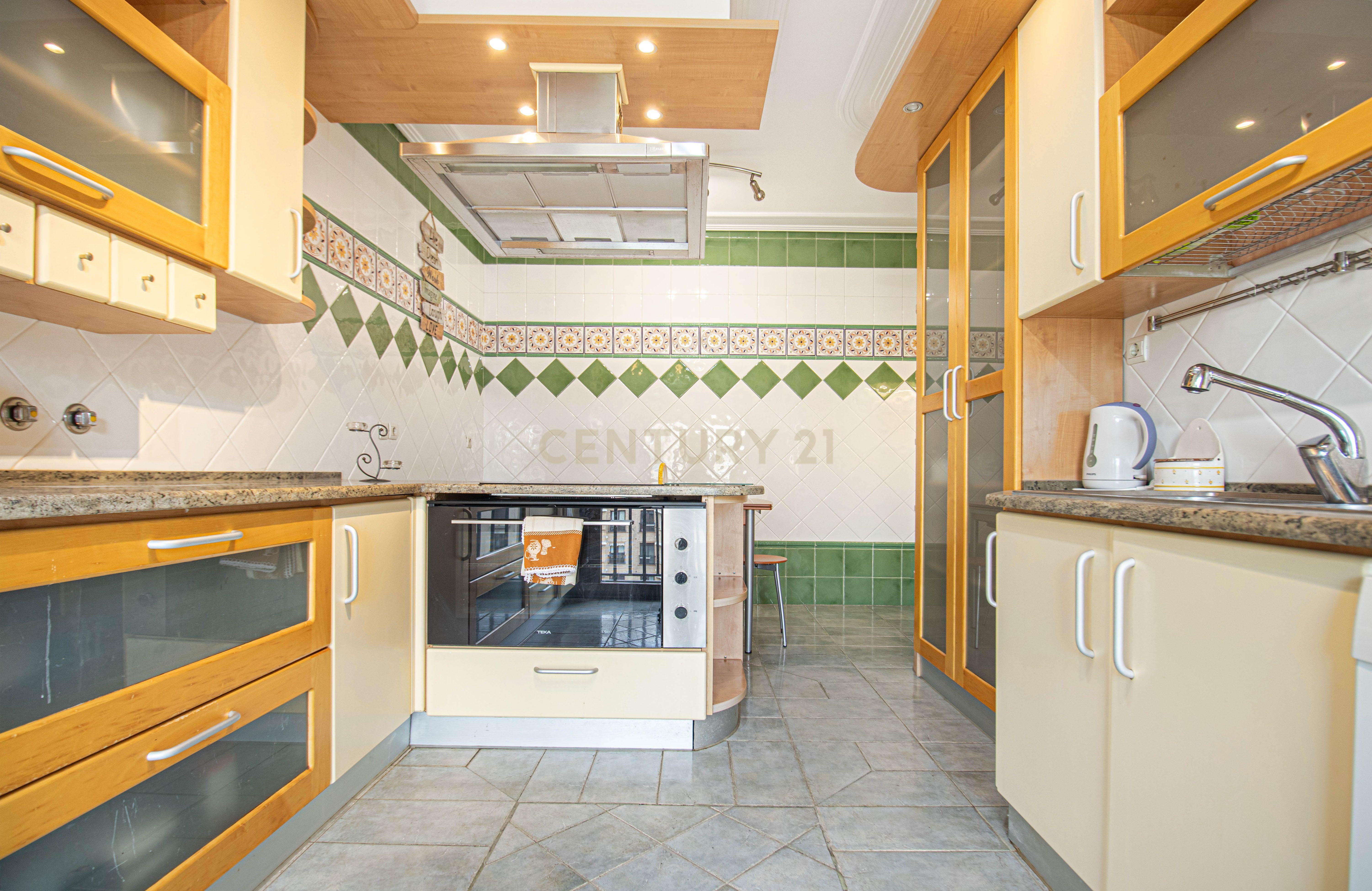 Apartamento T4 no Real Forte c/ 2 Box - Image 7