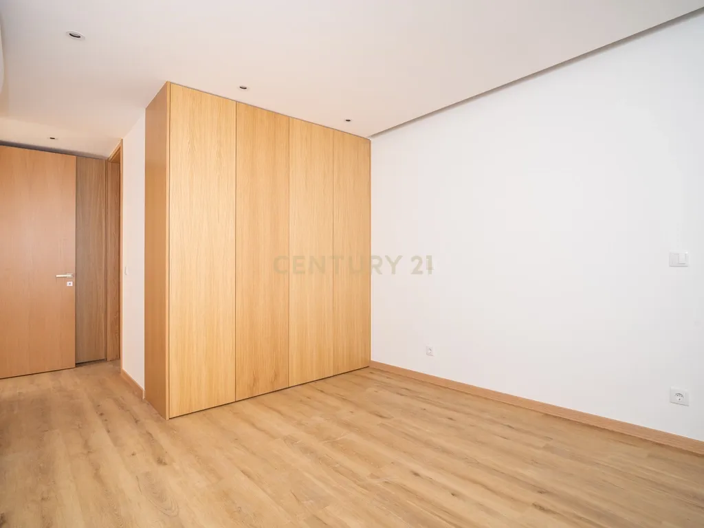 T1+3 único no prestigiado empreendimento Lux Garden – Coimbra - Image 18