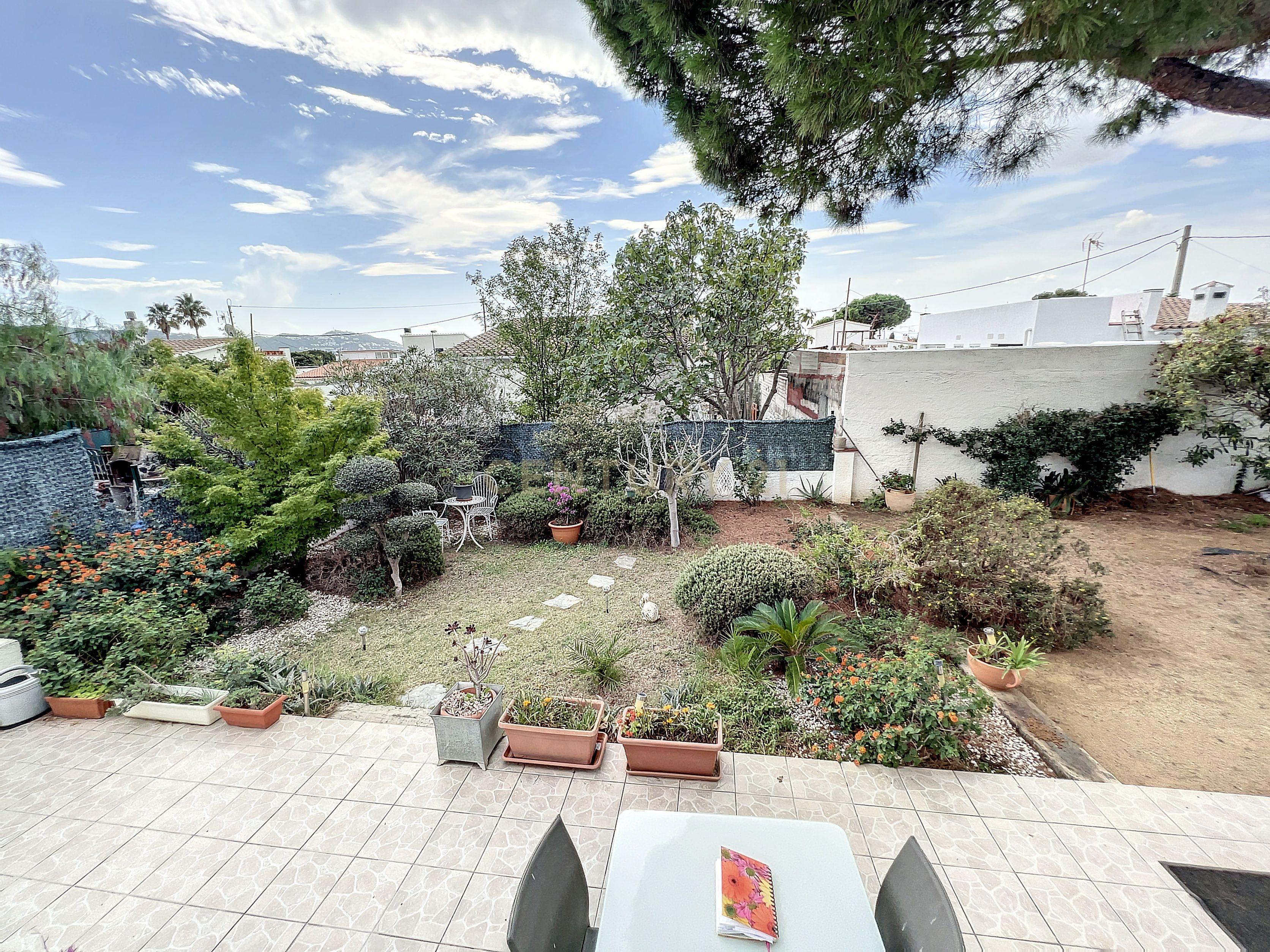 MORADIA T3 EM ROSAS, RENOVADA, OÁSIS DE TRANQUILIDADE - Image 29