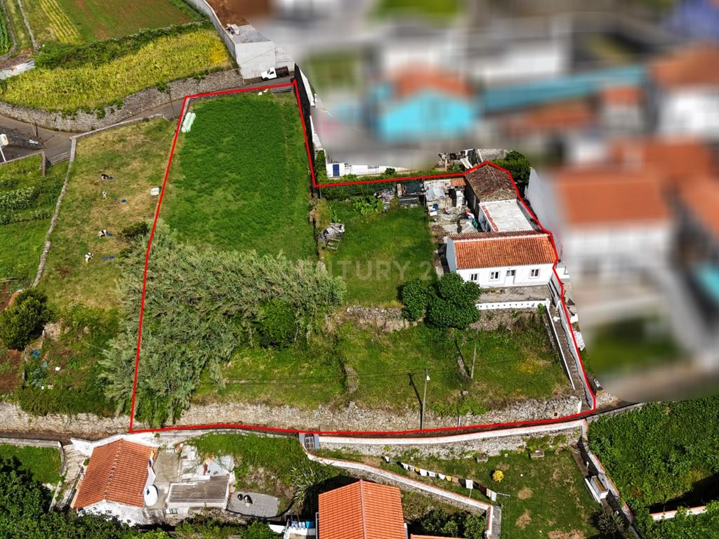 T2 com Terreno para Construção — Ideal para Projeto Futuro - Image 7