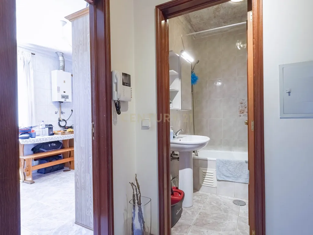 Apartamento T1 em Vila Nova de Gaia, com lugar de garagem - Image 5