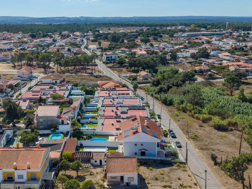 Moradia Isolada com Terreno de 1041 m² – Um Mundo de Possibilidades! - Image 129