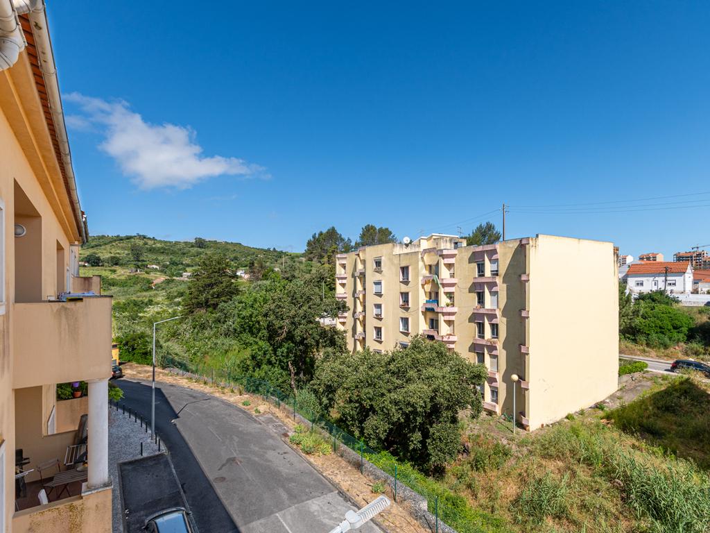 Apartamento T3 em Condomínio Fechado na Horta dos Vimes, Alenquer - Image 25