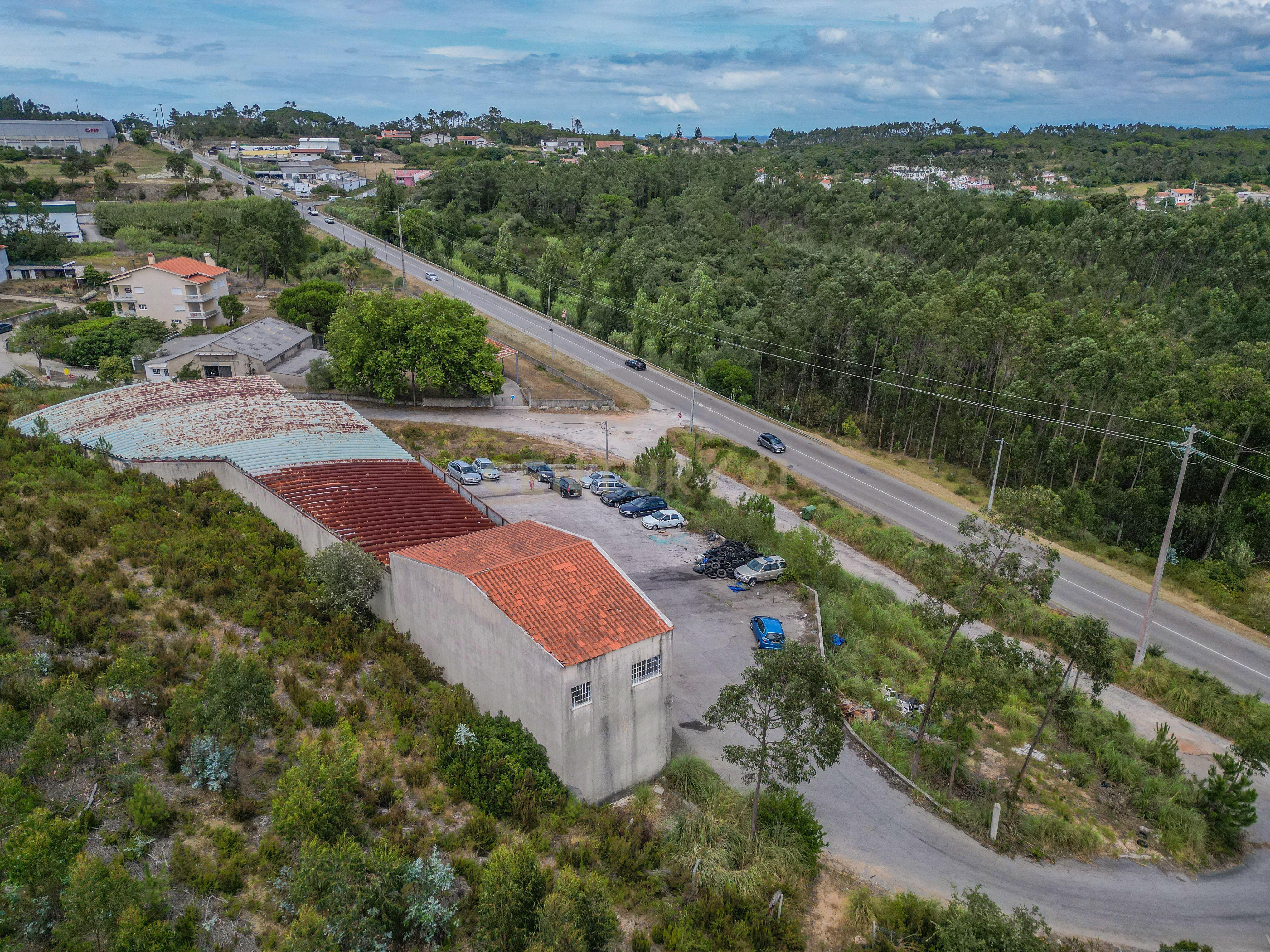 Fotografia 4 de Edifício com armazém e serviços, 200 m2, excelente localização na EN 109, Figueira da Foz.