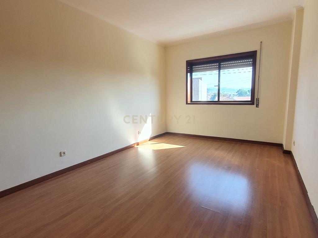 T3 com lugar de garagem à Estação da Travagem - Image 12