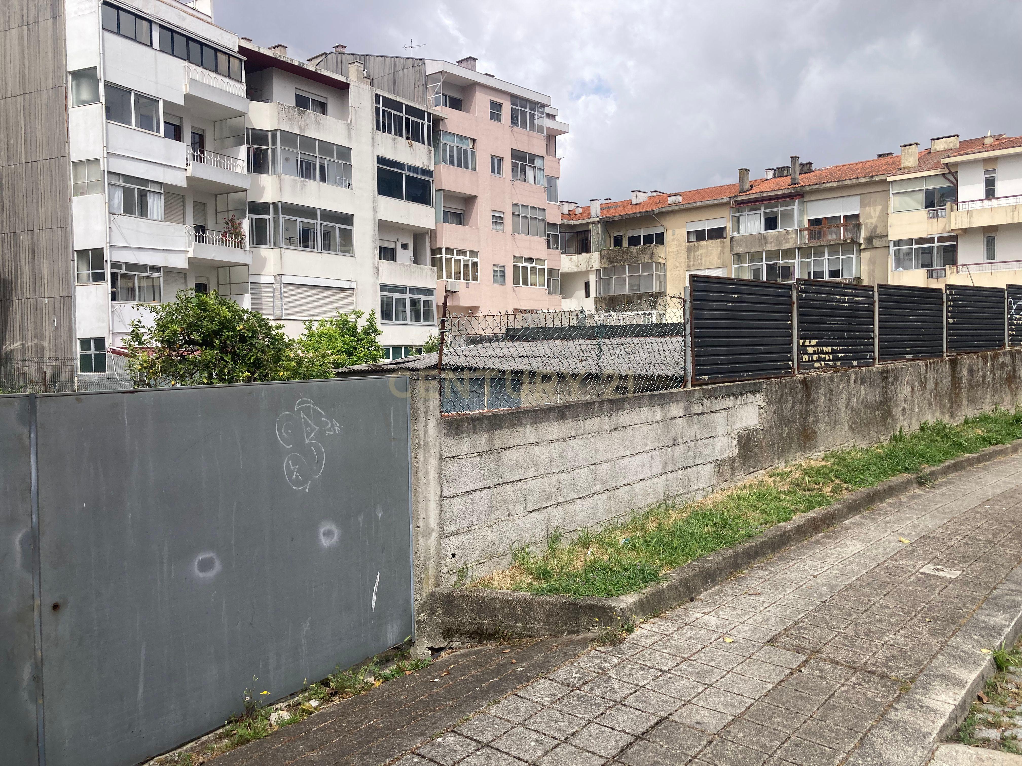 Fotografia 2 de Terreno urbano na zona da rotunda da Boavista com PIP aprovado para prédio de 8 fogos