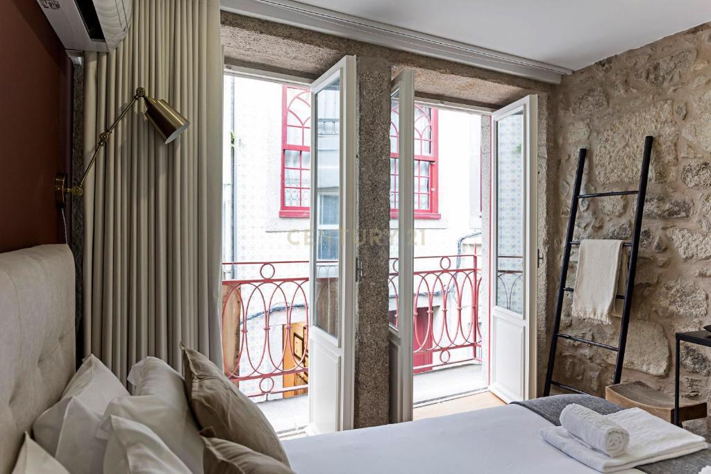 Fantástico Prédio no Centro Histórico do Porto – Excelente Oportunidade de Investimento - Image 12