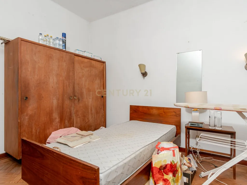 T6+1 em 1066 m2 de tranquilidade, para remodelar ou investir - Image 28