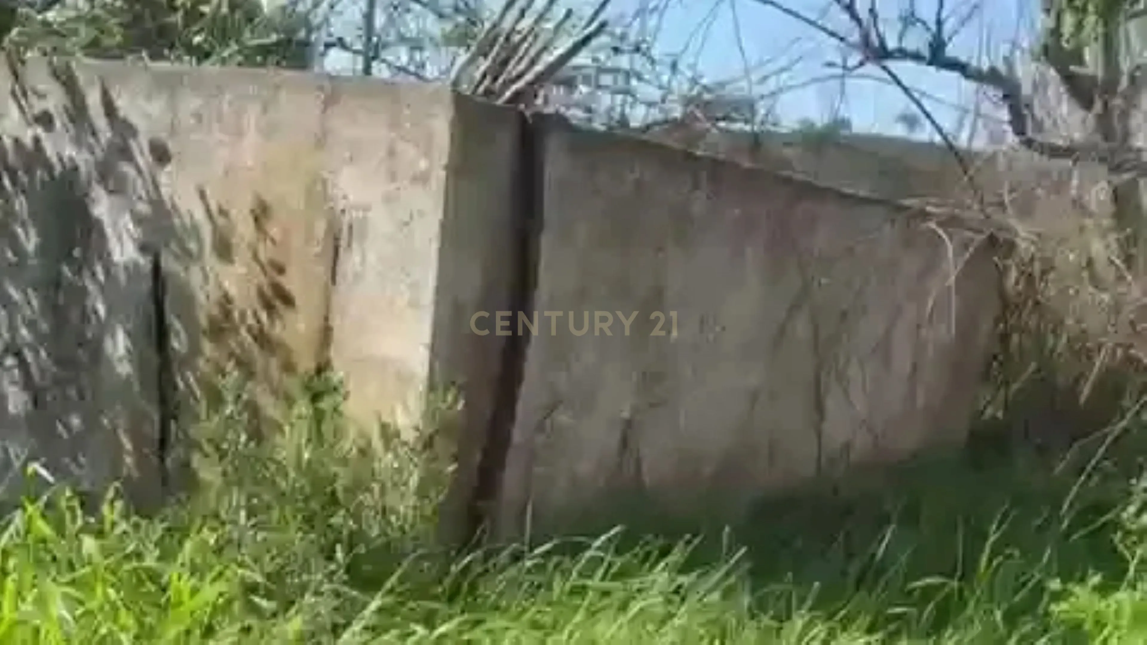 Fotografia 5 de Terreno para Reconstrução, com Água, Natureza e bons acessos, em Cravais de Cima, Salir, Loulé, Algarve.