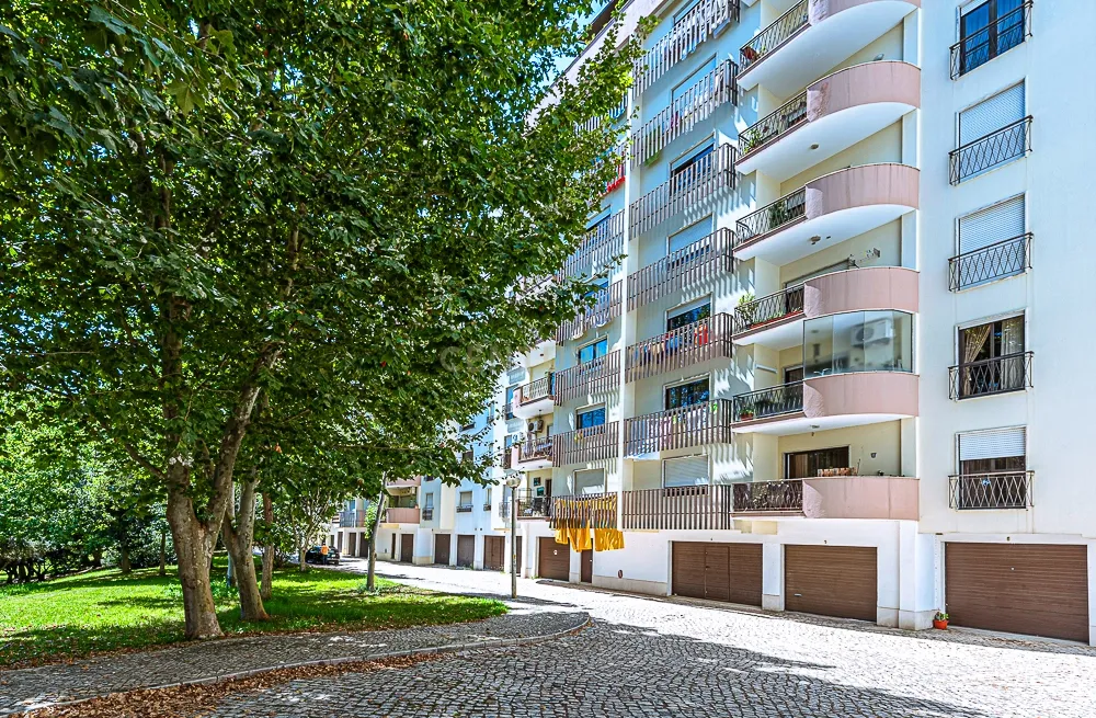 Apartamento de 4 assoalhadas em Zona Premium c/ 122m2 VANICELOS - SETUBAL - Image 6