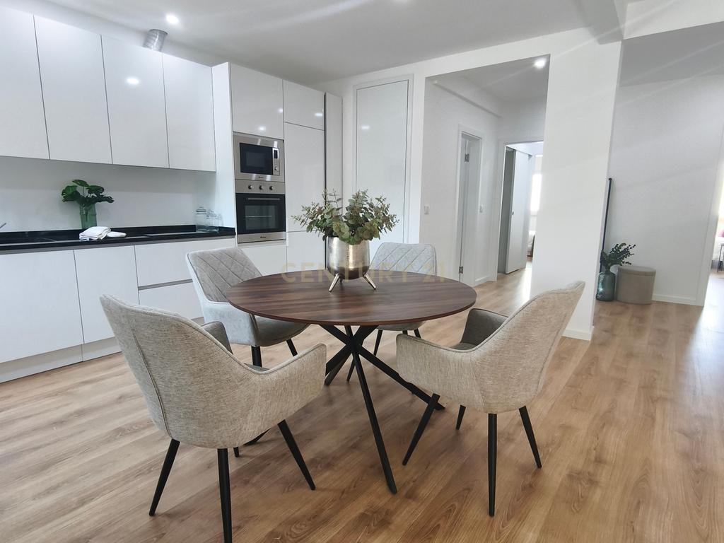 Apartamento T3 com Suíte, Varandas e Excelentes Acabamentos - Image 1