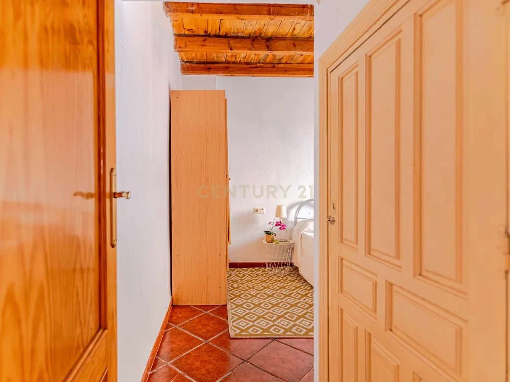 EXCLUSIVA CASA TRADICIONAL CON VISTAS ÚNICAS EN MONTEFRÍO - Image 15