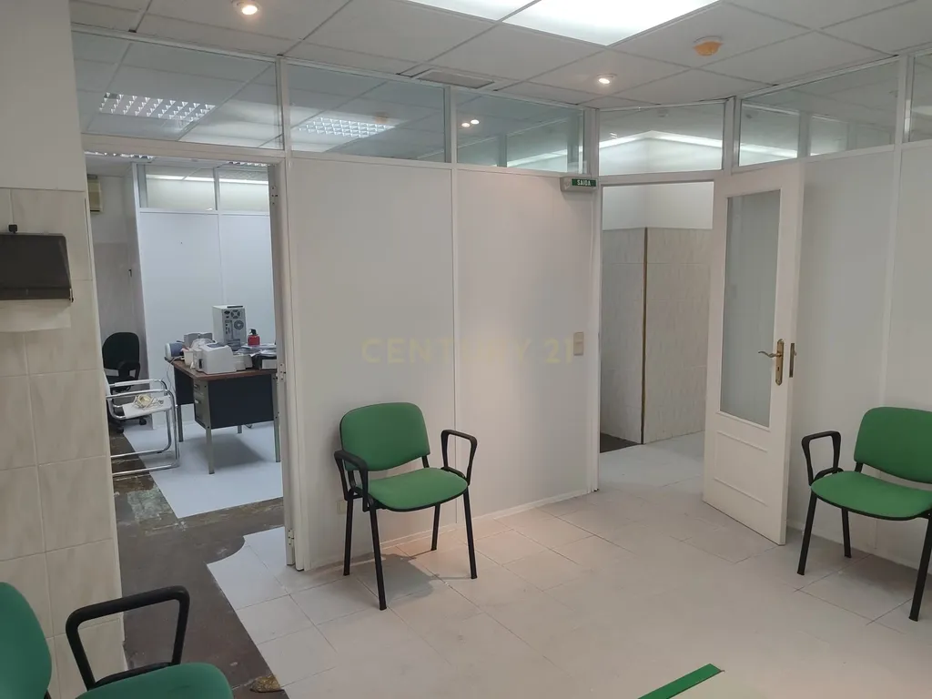 Loja com Duas Frentes | 75 m² | Quinta da Samaritana – Belas - Image 8