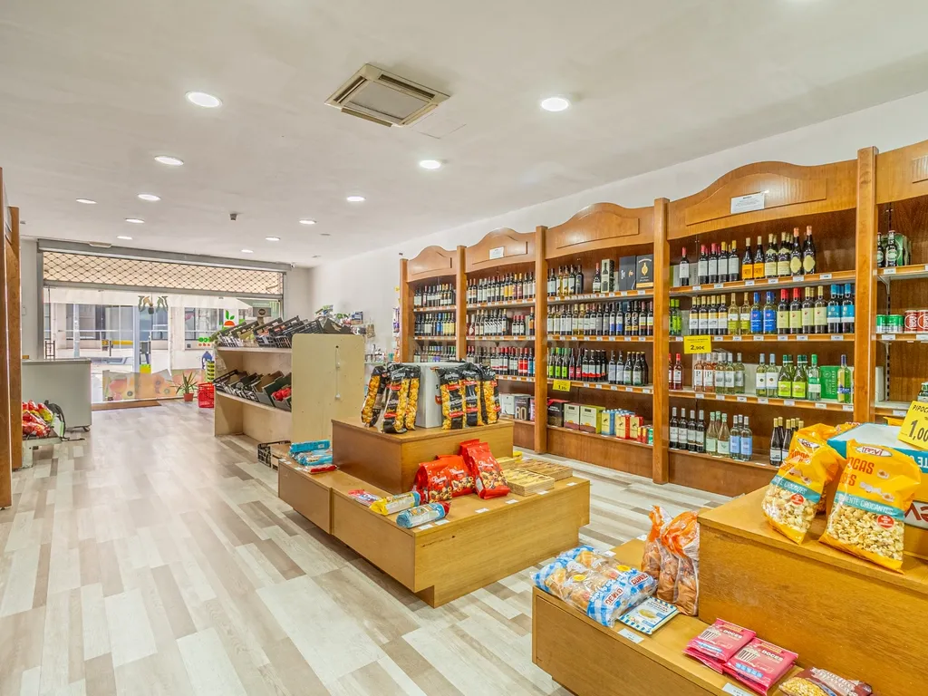 Trespasse de Supermercado junto à Universidade do Minho - Image 1