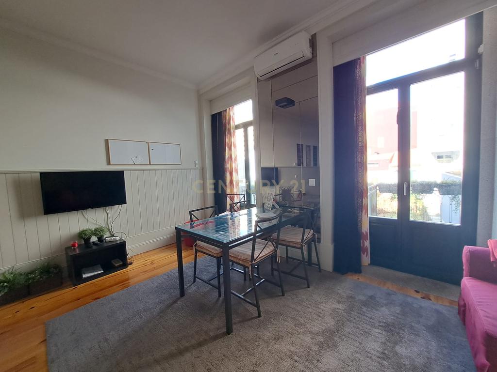 Apartamento T2 + T1 com terraço - Rua Formosa - OTIMO INVESTIMENTO - Image 13
