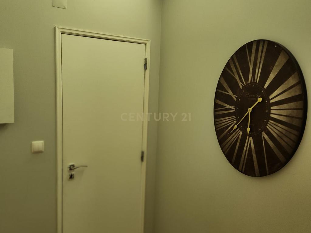 Apartamento Moderno em Setúbal com Vista para a Cidade e Montanha - Image 7