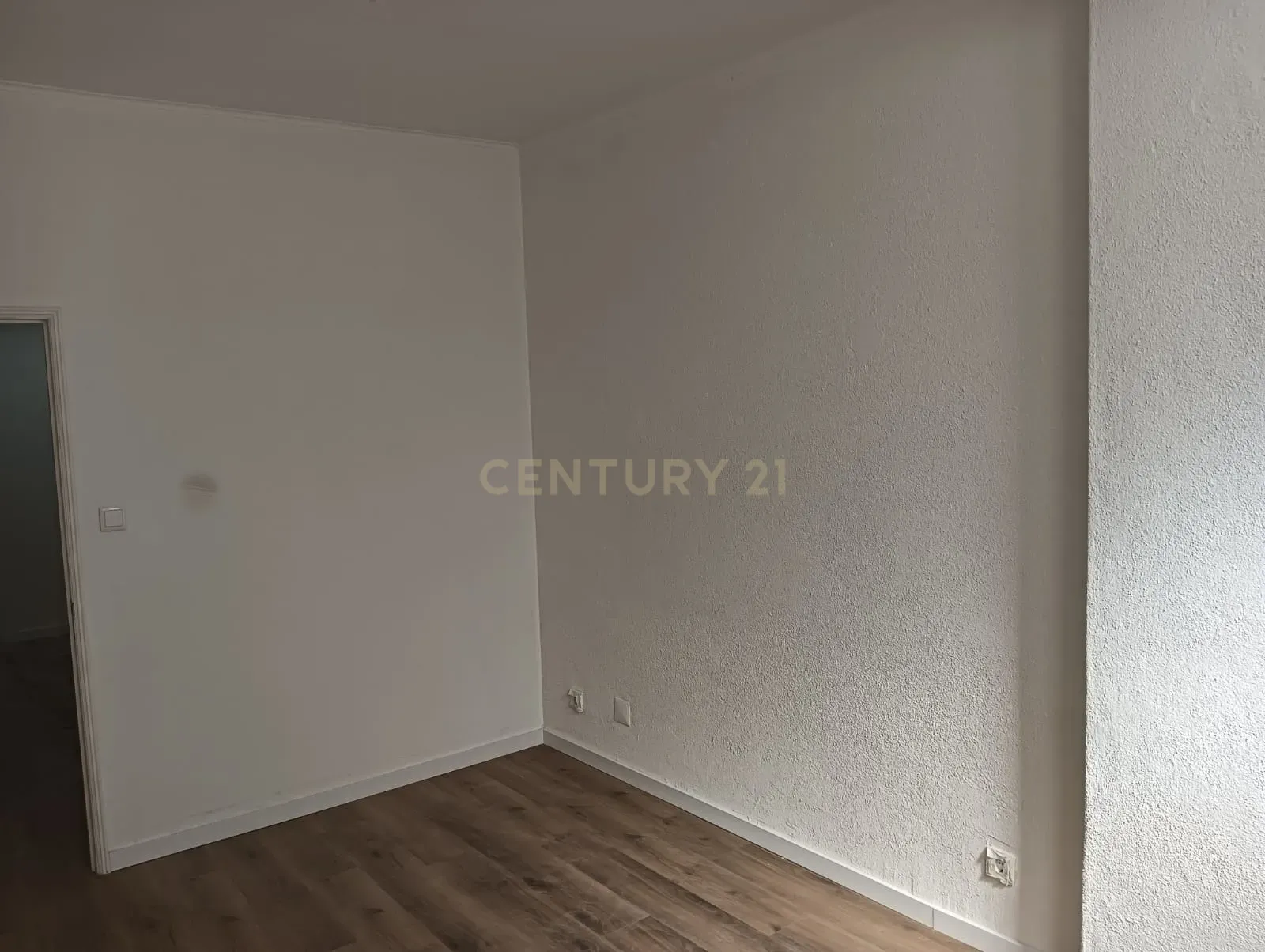 Apartamento para Investimento Metro de Alfornelos - Image 49