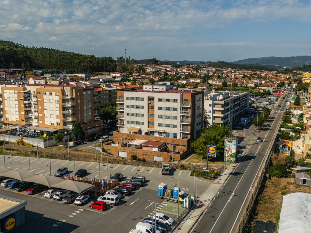 T2 de Excelentes Áreas | Suite, Garagem e Arrecadação | Alfena - Image 34