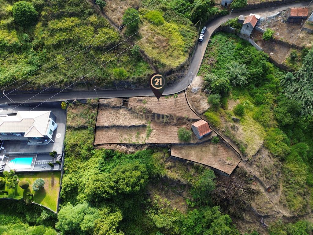 Terreno com Vista Mar Definitiva à Venda – Calheta, Madeira - Image 9