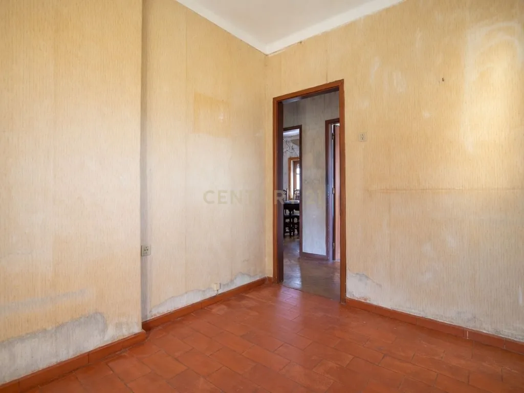 Excelente oportunidade de investimento no centro de São Martinho do Bispo, Coimbra. As referências C0289-01959 (moradia e terreno) e C0289-01957 (terreno) são vendidas em conjunto. - Image 5