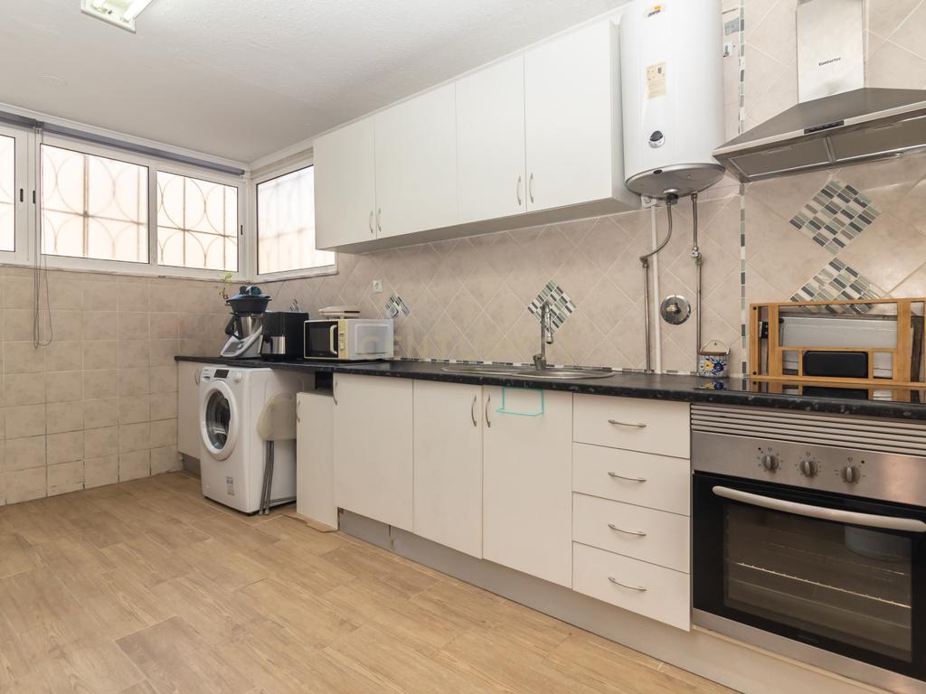 Apartamento T1 em Santo António da Charneca, Barreiro - Image 3