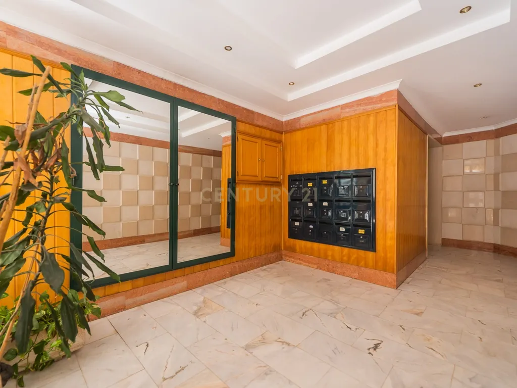 Exclusivo T2 com Vista Panorâmica de Excelência | Massamá Norte - Image 44