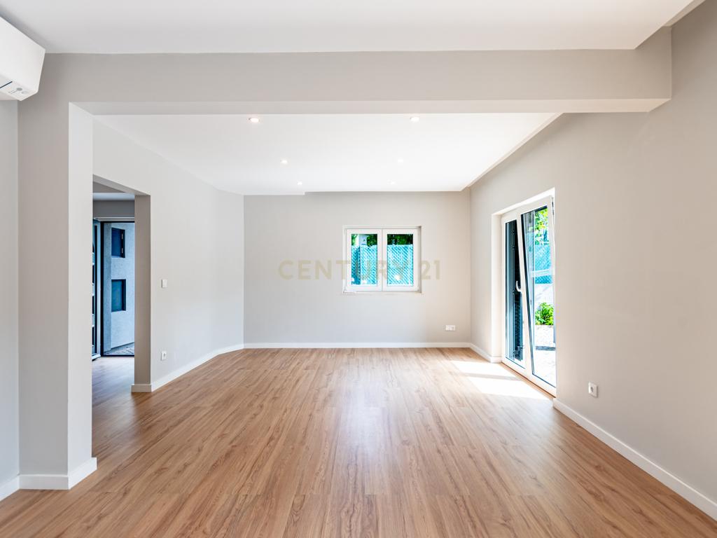 Moradia Unifamiliar T5 em Carcavelos  - Image 9