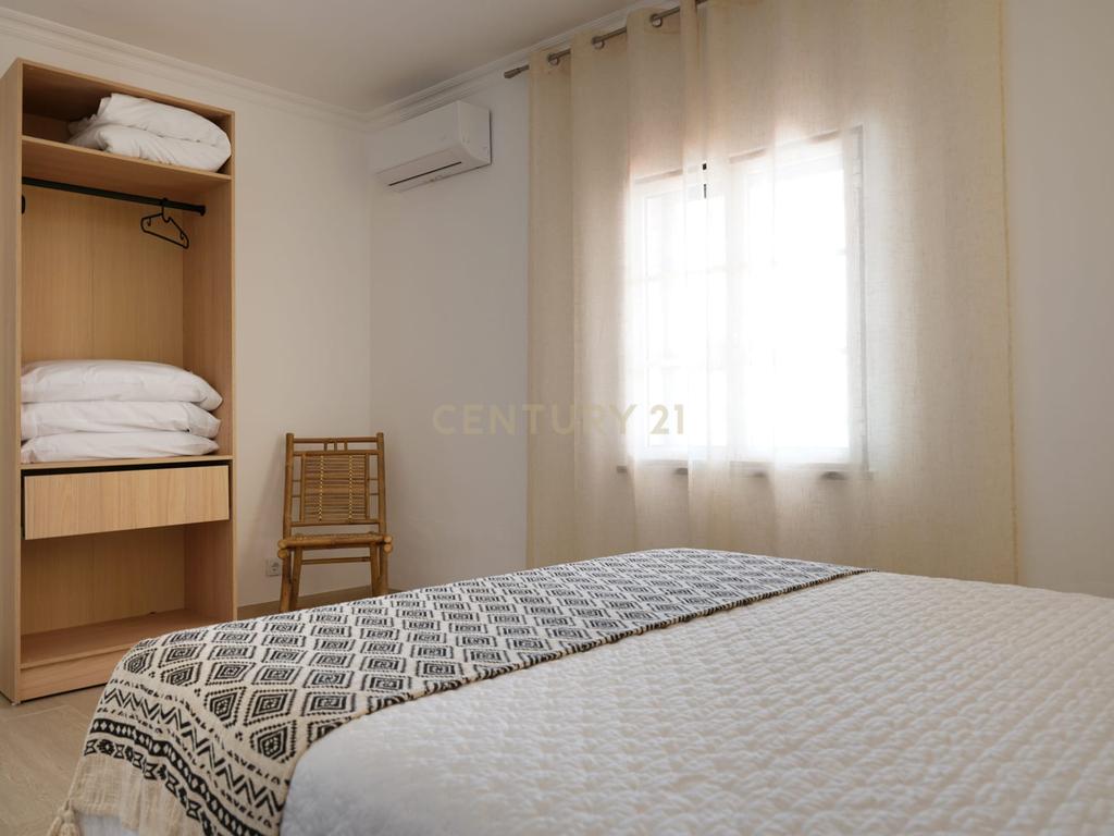 Apartamento T3 com espaço exterior em Mourão - Image 18