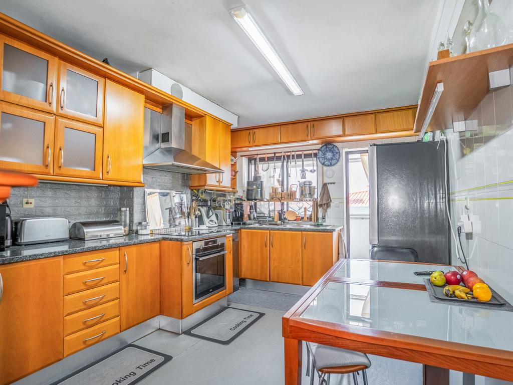 Apartamento Duplex T3+2 com Garagem Box - Image 7