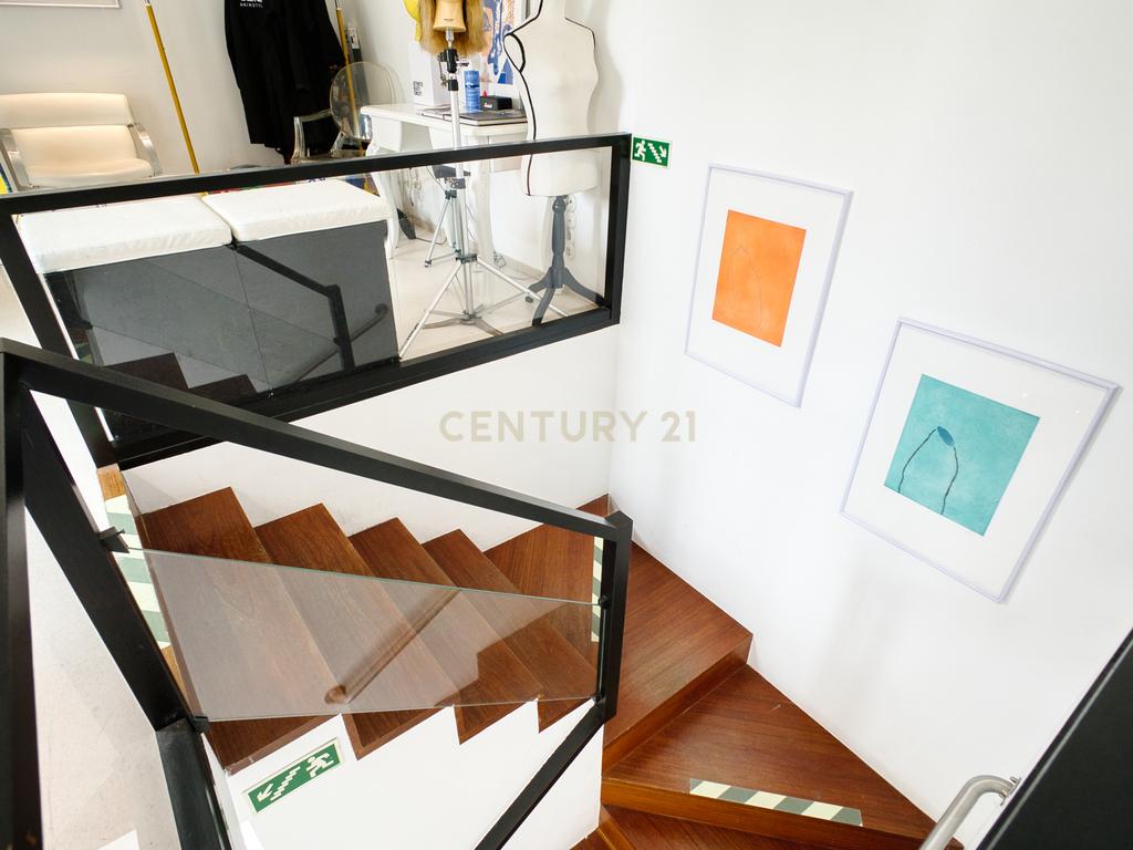 Espaço Comercial ou Habitação com História no Coração de Alcobaça - Image 4