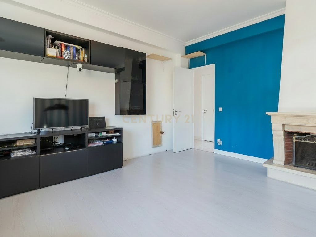 Apartamento T2 com espaço exterior Privativo em Zona Tranquila de Loures. - Image 16