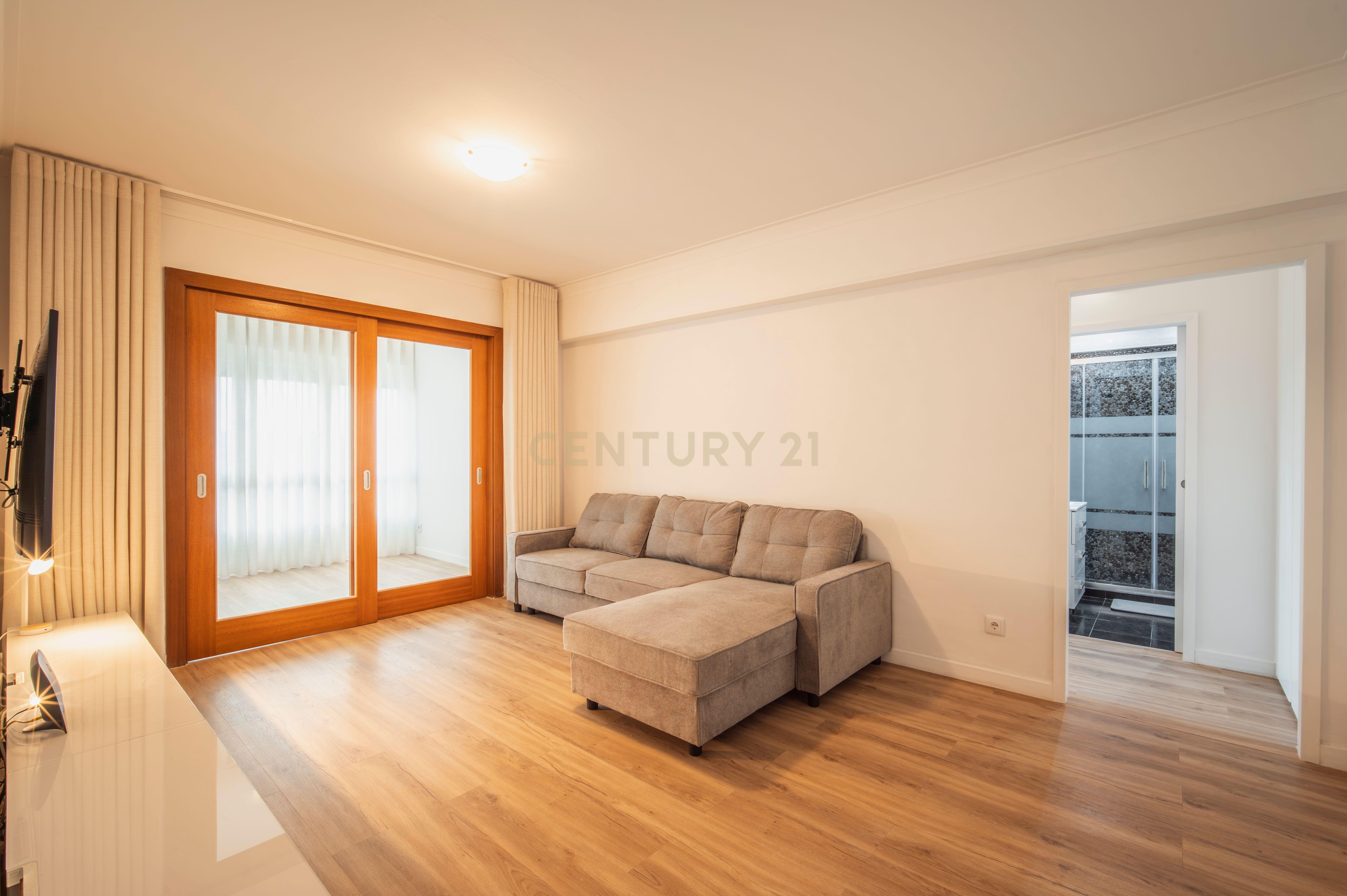 Fotografia 6 de Apartamento T1 + Escritório totalmente remodelado