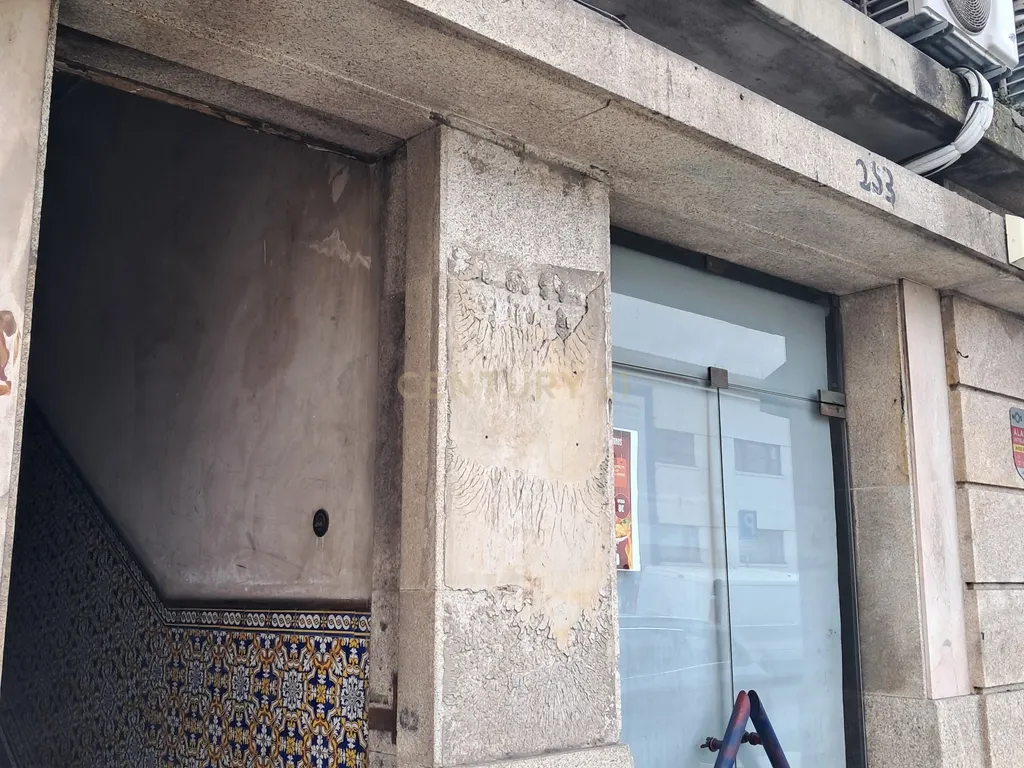 Loja com armazém na rua do Carvalhido - Porto - Image 10