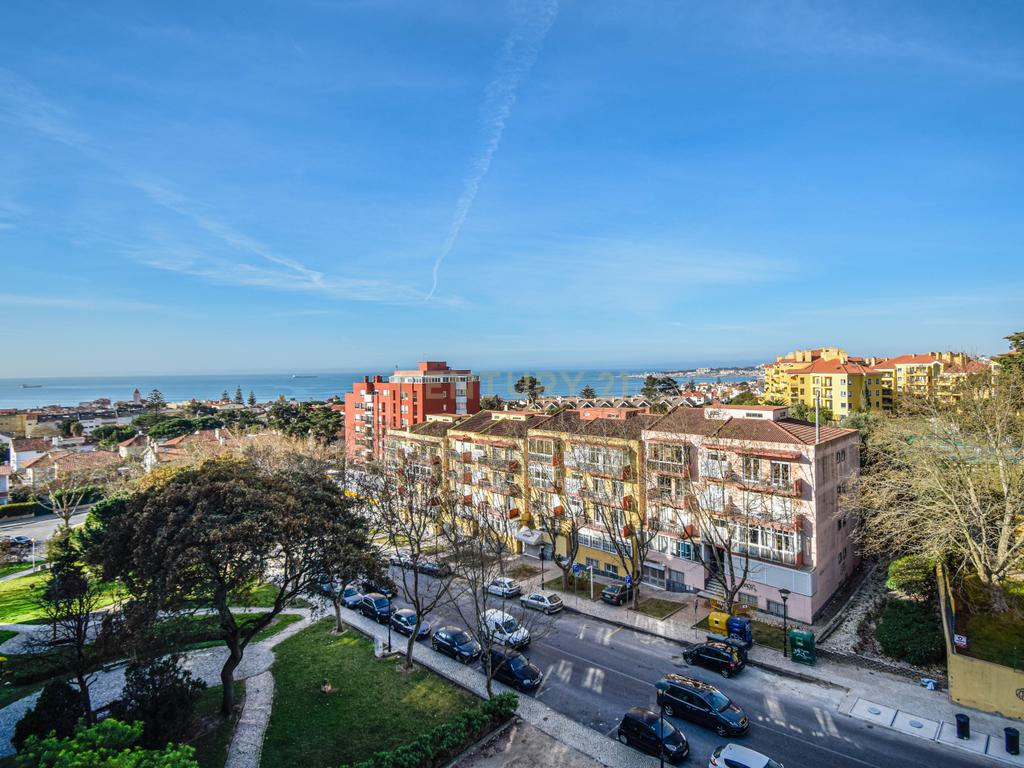 Apartamento T3 com Vista Mar, em São João do Estoril - Image 4
